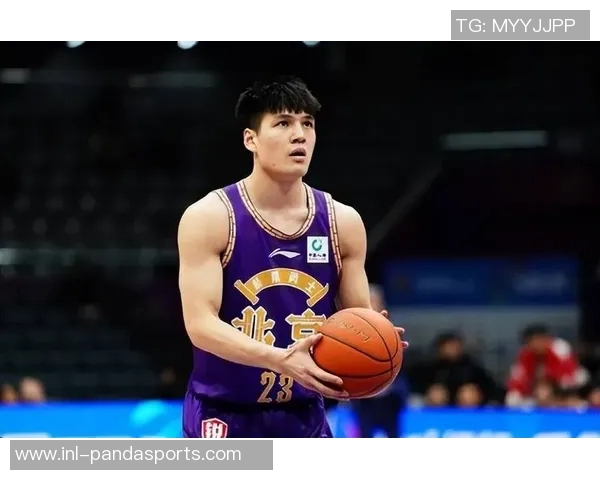 陈国豪砍下14分3前场板展现实力表示将继续努力做好自己的事情