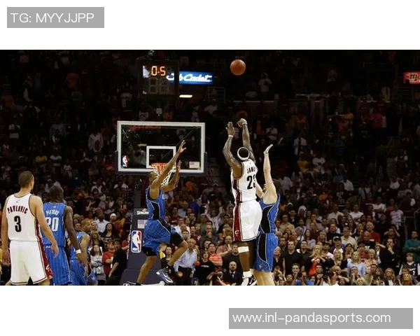 詹姆斯在东决G6前沉默两天菲兹戴尔揭秘背后故事